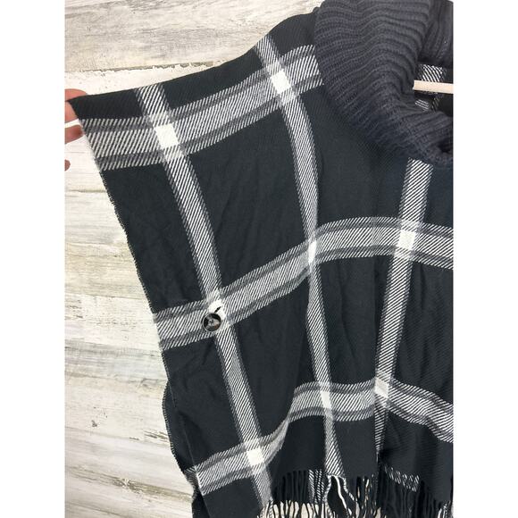 Fraas Women’s One Size Black White Plaid Turtleneck Fringe Poncho Sweater NEW - Picture 4 of 5
